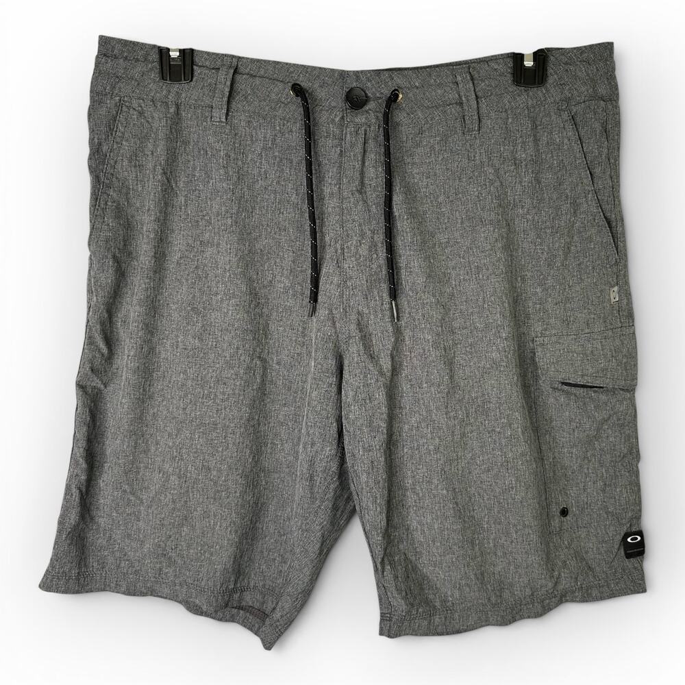 Oakley Mens Regular Fit Cargo Shorts Size 36 Gray Utility Outdoor Wear